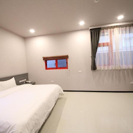 花蓮亮君經典民宿1館加2館民宿-東大門夜市-電梯包棟bright King Homestay Hualien Zimmer foto