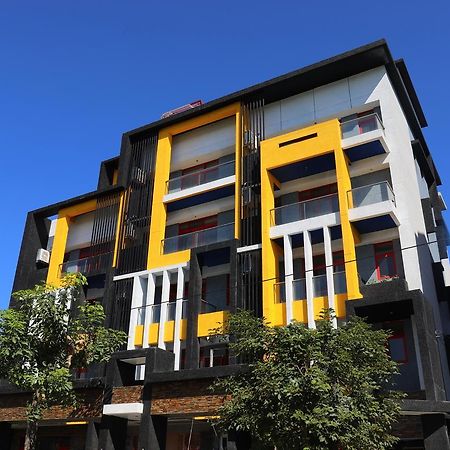 花蓮亮君經典民宿1館加2館民宿-東大門夜市-電梯包棟bright King Homestay Hualien Exterior foto