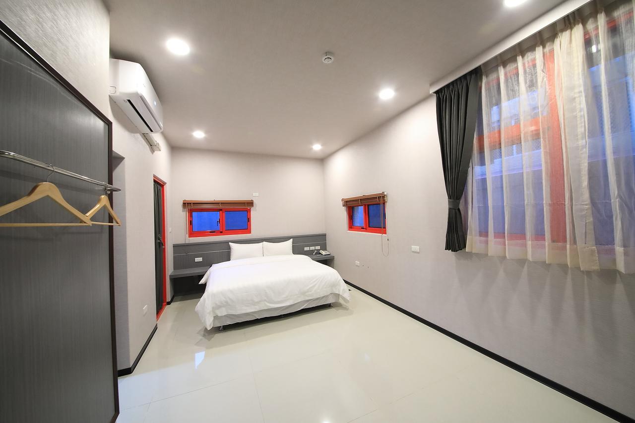 花蓮亮君經典民宿1館加2館民宿-東大門夜市-電梯包棟bright King Homestay Hualien Exterior foto