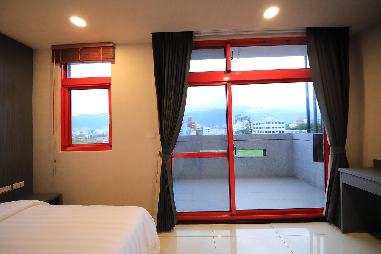 花蓮亮君經典民宿1館加2館民宿-東大門夜市-電梯包棟bright King Homestay Hualien Exterior foto