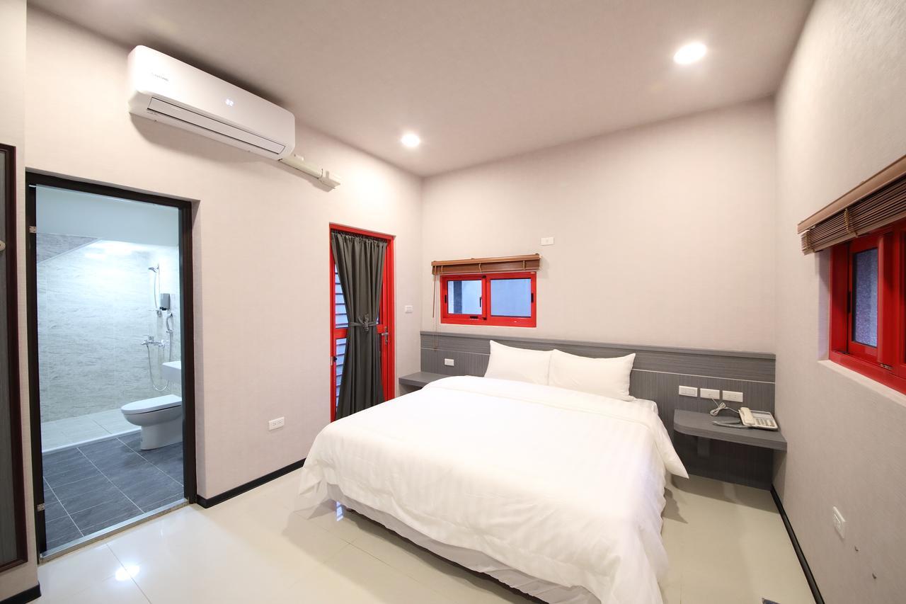 花蓮亮君經典民宿1館加2館民宿-東大門夜市-電梯包棟bright King Homestay Hualien Exterior foto