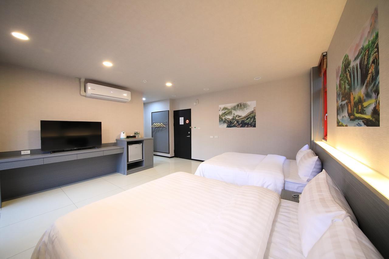 花蓮亮君經典民宿1館加2館民宿-東大門夜市-電梯包棟bright King Homestay Hualien Exterior foto